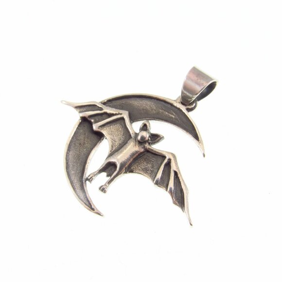 Solid 925 Sterling Silver Gothic Crescent Moon Bat Pendant - Vampire Jewelry - Picture 7 of 8